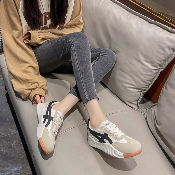 Women's Flat White Breathable Casual Shoes