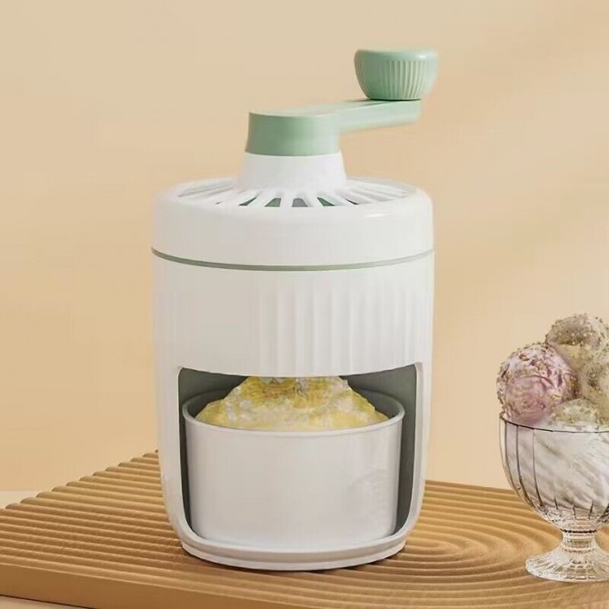 Hand-Cranked Ice Shaver – Small Home Smoothie Crusher