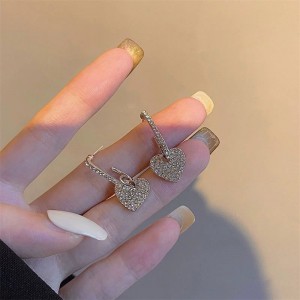 Silver Needle And Diamond Heart Earrings Fashion