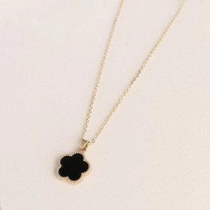 Lucky Grass Flower Necklace Female Niche Fashion