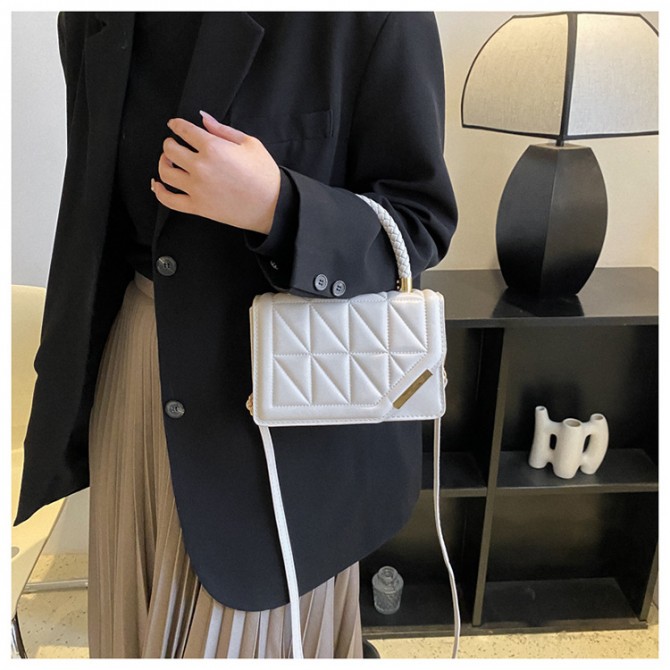 Women's Diamond Fashion Solid Color Shoulder Bag