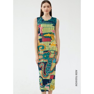 Summer Elegance Slim Fit Round Neck Pleated Casual Style Dress